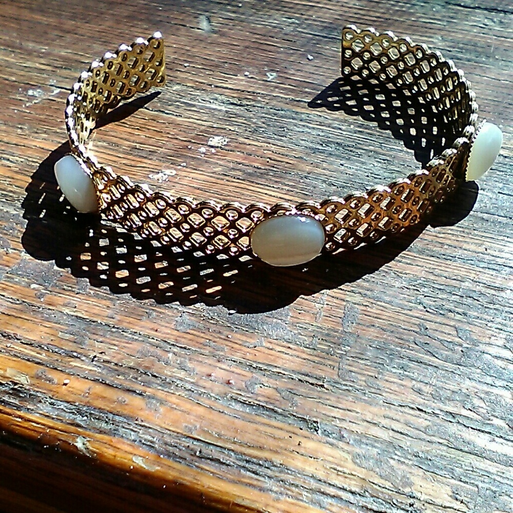 La Parisienne Cuff